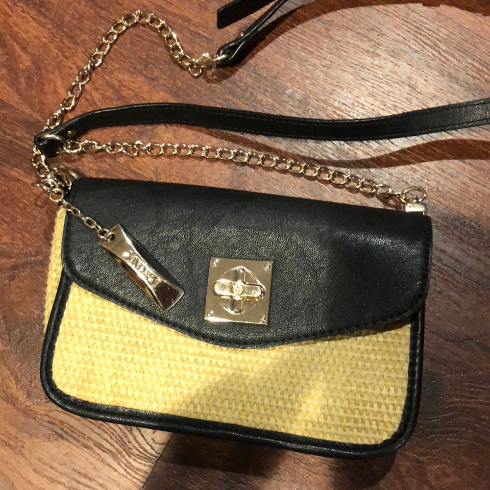SOLD ‼️‼️DKNY Crossbody